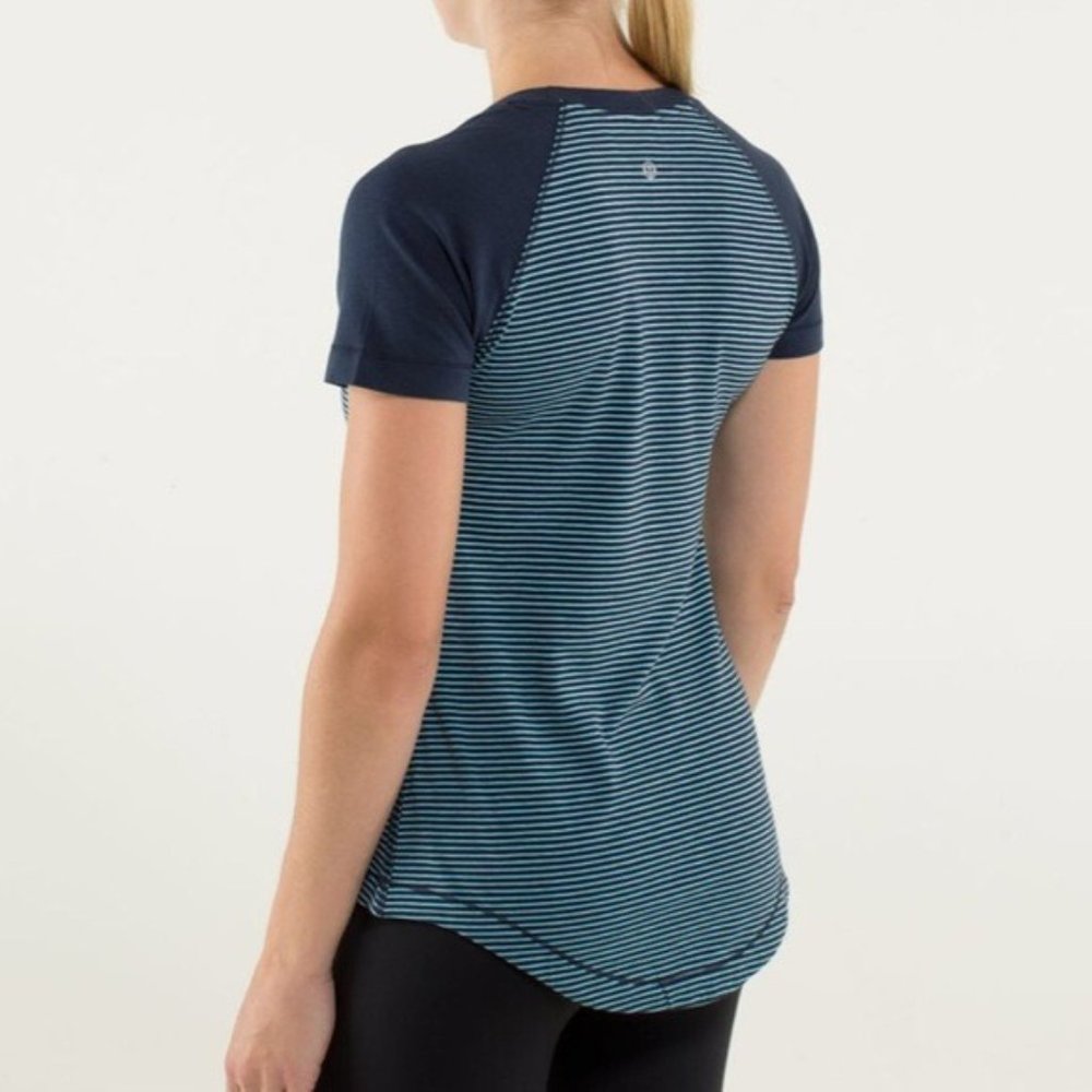 Lululemon Dhyana Blue Moon Short Sleeve Top Size 6